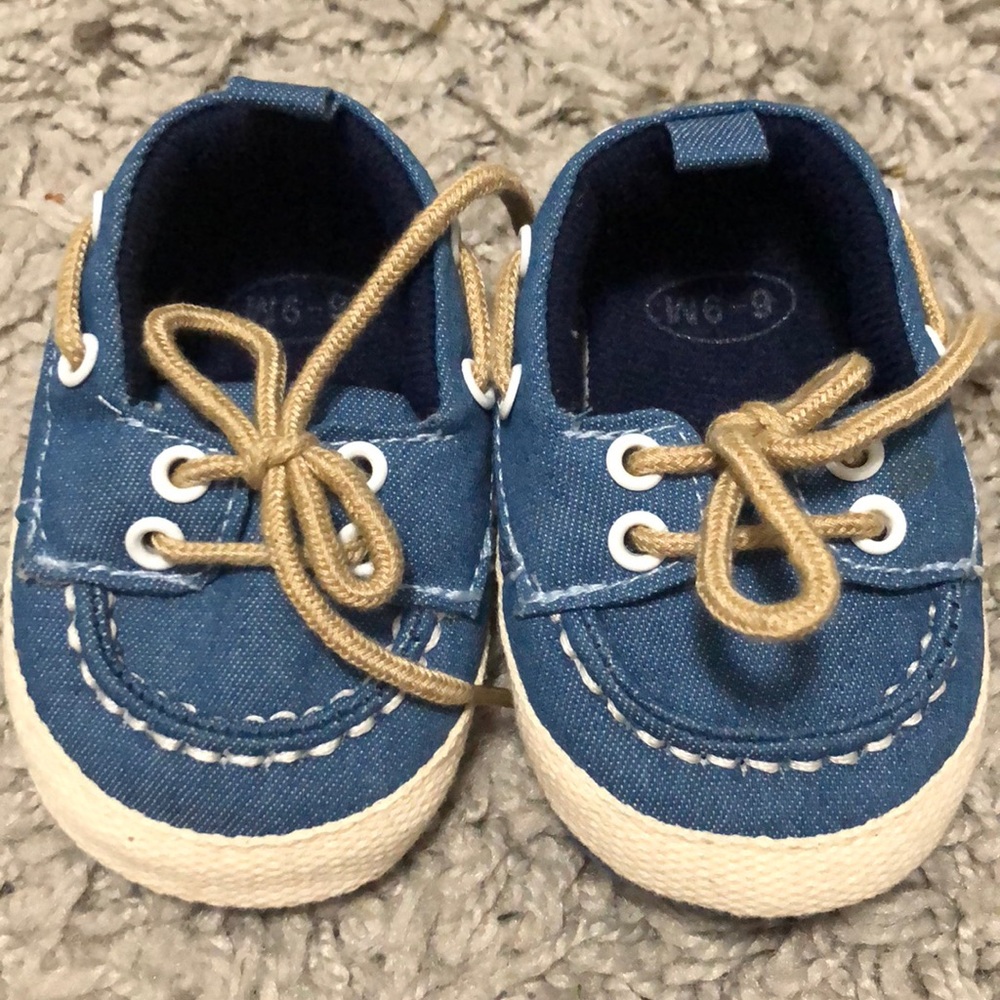 Blue Size 6-9 months boat shoes with Shoe strings